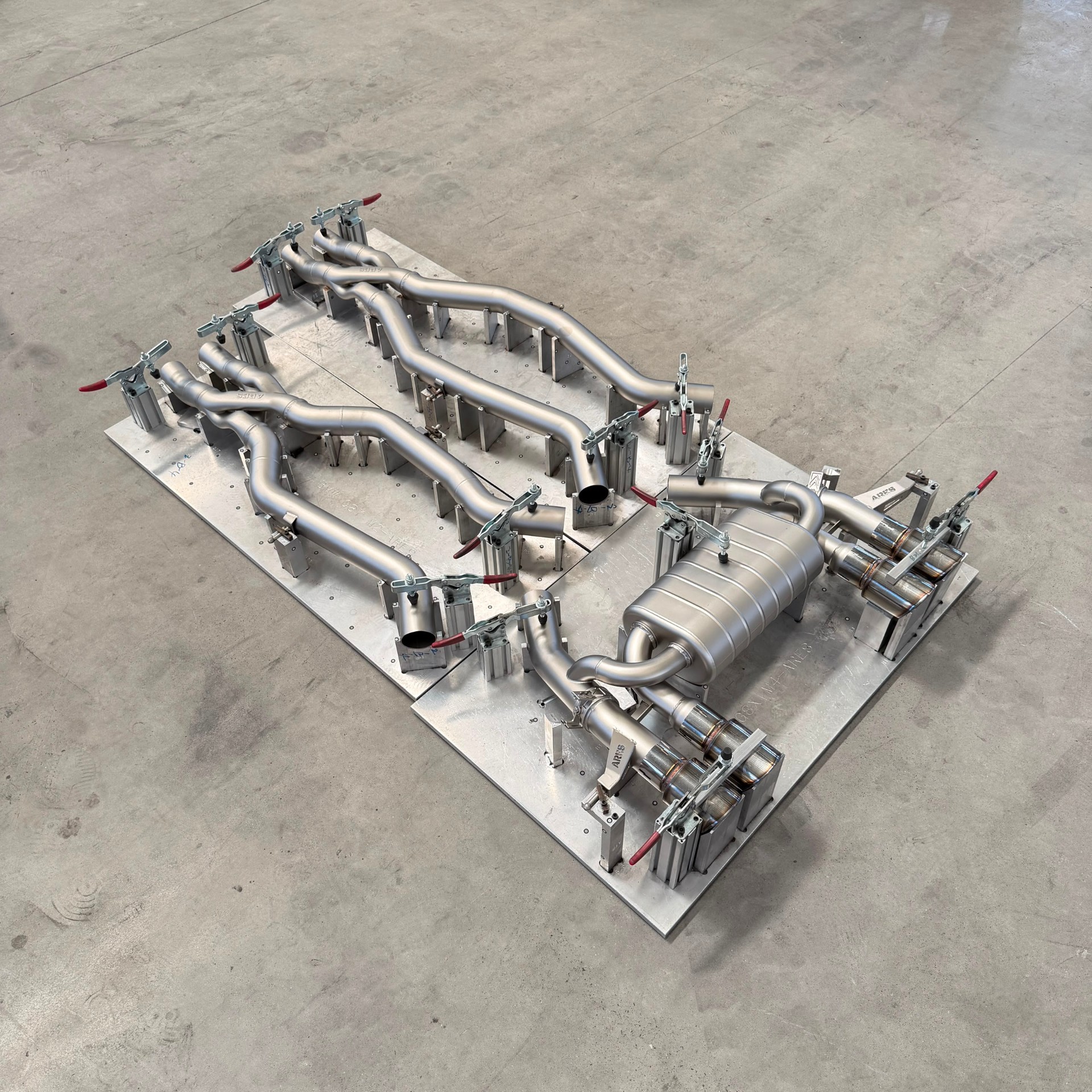ARES Tier-1 Fertigungsstätte — WIG-Schweißproduktion